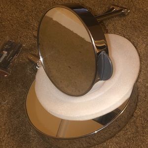 Wall mount mirror for self cuts